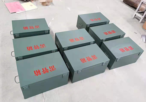 祁连炸药箱和雷管箱一般是怎么存放的？