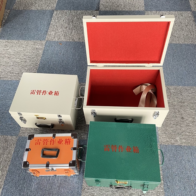 祁连爆破工程作业箱如何选择？玻璃钢与传统材质的全面对比